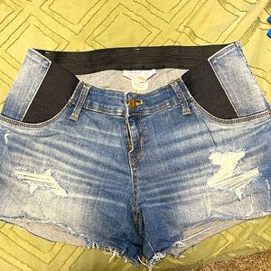Isabel maternity shorts
